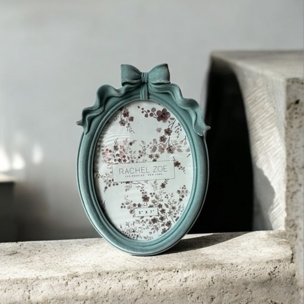 Rachel Zoe Teal Oval Photo Frame velvet for 5”x7” photo